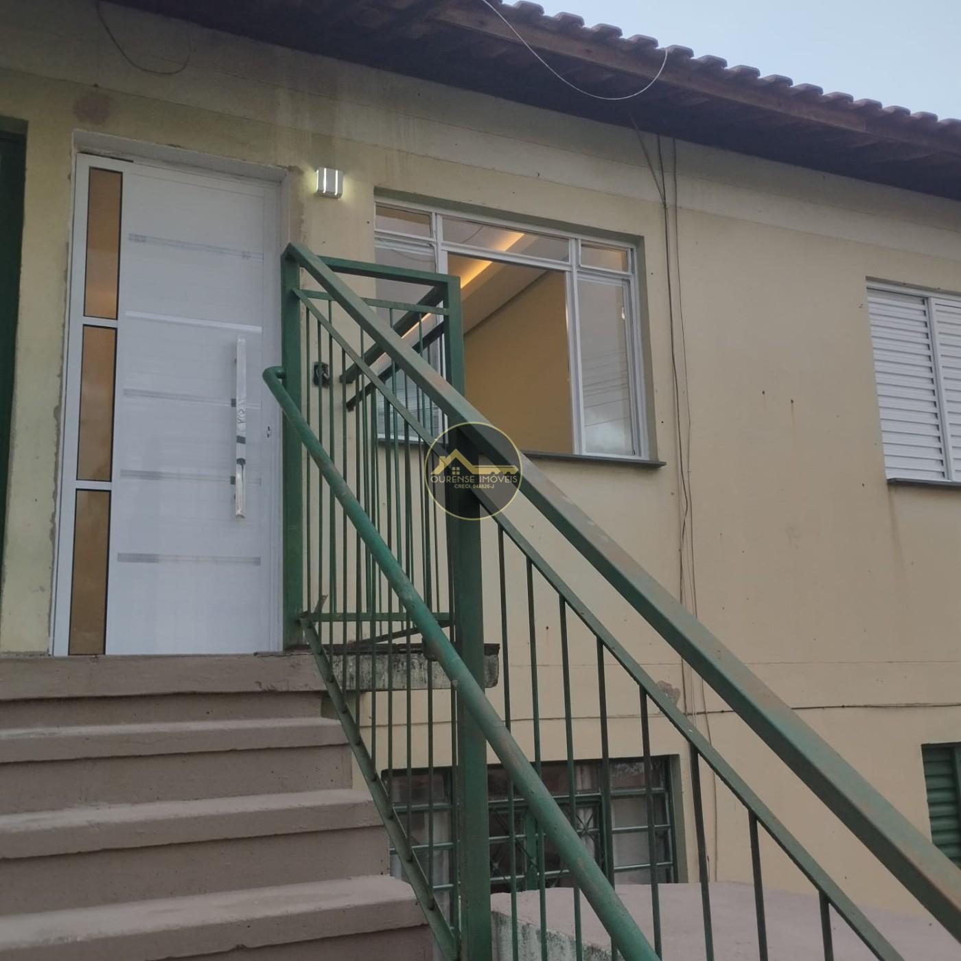 Casa à venda com 2 quartos, 40m² - Foto 1