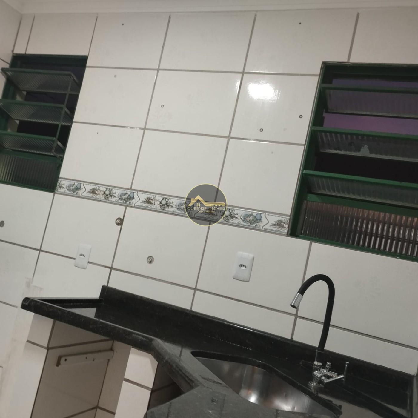 Casa à venda com 2 quartos, 40m² - Foto 12