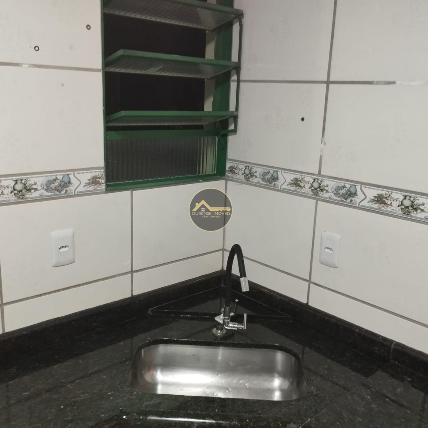 Casa à venda com 2 quartos, 40m² - Foto 13