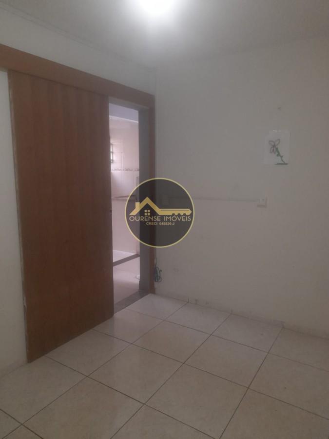 Casa à venda com 2 quartos, 40m² - Foto 12